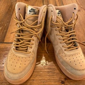 Nike size 6 men’s Air Force 1 high in flax (barely worn) (size 7.5 women)